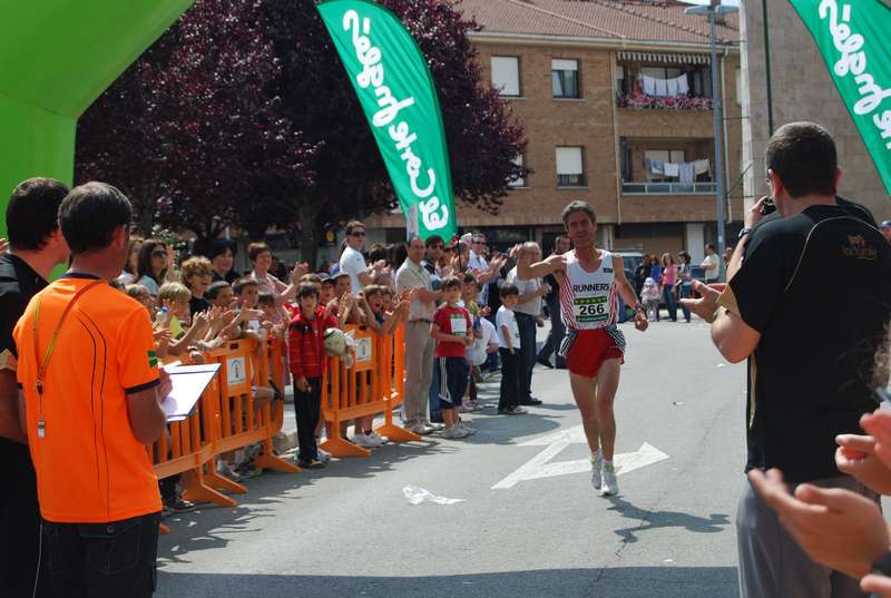 Antonio Echeverría y María Llorens vencedores del Cross Solidario Aranguren - Ruanda